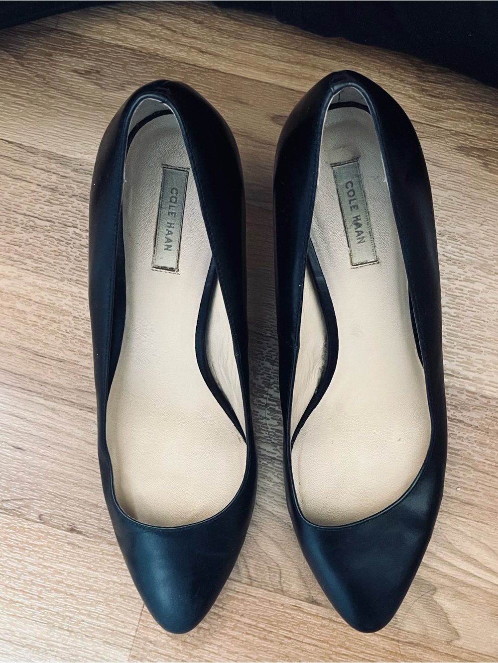 Cole Haan Black Leather Pointed Toe Heels (Wide - C)